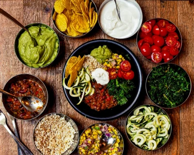 a plate of vegetable food